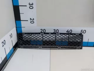 51117135573 BMW Решетка в бампер центральная BMW 7 E65/E66 Арт E52188888
