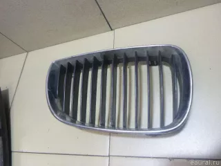 51137128614 BMW Решетка радиатора правая BMW 1 E81/E82/E87/E88 Арт E100321358, вид 2