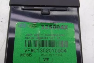 961203Z5004X, VFMC1302010904 , art11026508 Разъем AUX / USB Hyundai i40  Арт 11026508, вид 1