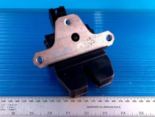8m51r442a66ac , artFOS3593 Замок багажника Ford Focus 3 Арт FOS3593, вид 1