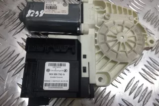 1K0959702K , art766947 Моторчик стеклоподъемника передний правый Volkswagen Passat B6 Арт 766947, вид 1
