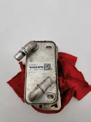 31293917 , art3098285 Радиатор масляный Volvo XC90 2 Арт 3098285, вид 1