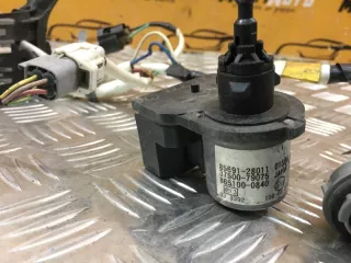 85691-28011, 37500-79075, 865100-0840 Корректор фары Toyota Land Cruiser 200 Арт 96895MA, вид 3
