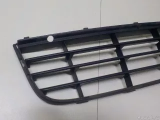 1K0853677C9B9 VAG Заглушка (решетка) в бампер передний Volkswagen Jetta 5 Арт E51823733, вид 3