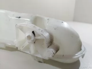 61667269668 BMW Бачок омывателя лобового стекла BMW 5 F10/F11/GT F07 Арт E22919932, вид 3