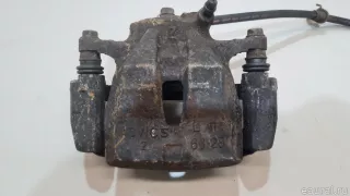 4775042090 Toyota Суппорт тормозной передний левый Toyota Auris 2 Арт E23272372, вид 2