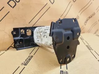 5201605040, 52016-05040 Кронштейн усилителя бампера Toyota Avensis 3 Арт DN143014, вид 1