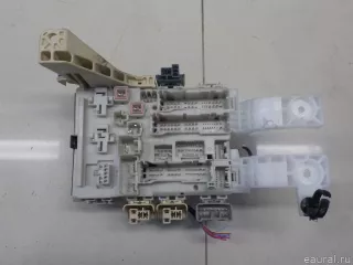 8273052700 Toyota Блок предохранителей Toyota Yaris 2 Арт E84064678, вид 1