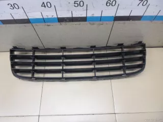 1K0853677C VAG Заглушка (решетка) в бампер передний Volkswagen Jetta 5 Арт E100250678, вид 4