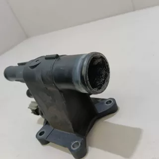 31422105 Volvo Фланец двигателя системы охлаждения Volvo V70 3 Арт E23223719, вид 4