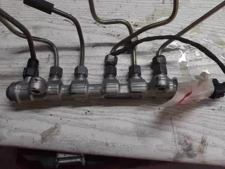 0445214079 Топливная рампа   Renault Laguna 2 2.2л Арт G9T01, вид 1