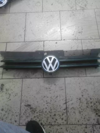 1J0853651 Решетка радиатора   Volkswagen Golf 4 Арт Q577, вид 1