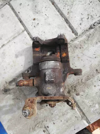  Суппорт задний левый   Ford Focus 1 Арт FOK154, вид 1