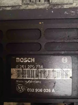 032906026A Блок управления двигателем (ДВС)   Volkswagen Golf 3 Арт G3b33, вид 1