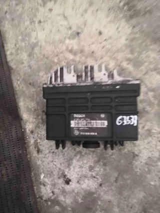 032906026A Блок управления двигателем (ДВС)   Volkswagen Golf 3 Арт G3b33, вид 2