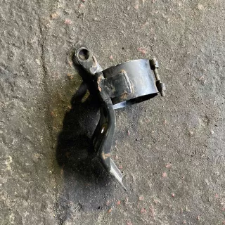 8d0127224d Кронштейн топливного фильтра   Volkswagen Passat B5 Арт 1Em741, вид 2
