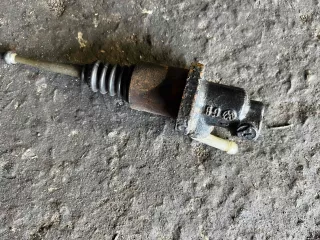 03330300381 Цилиндр сцепления главный   Volkswagen Passat B4 Арт ZH626, вид 2
