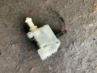 1k5959782 Замок топливного бака(активатор)   Volkswagen Jetta 5 Арт Em1367, вид 1