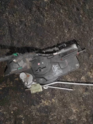  Замок двери передней левой   Opel Zafira B Арт Zaf06, вид 4