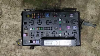 13191126 Блок предохранителей (блок реле)   Opel Astra H Арт AH783, вид 1