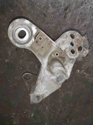 8E0199352H Кронштейн двигателя   Audi A4 B5 Арт A4B5603, вид 1