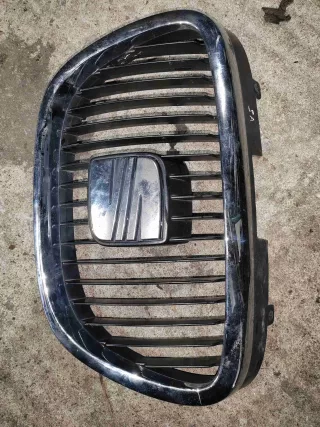 5P0853654 Решетка радиатора   Seat Toledo 3 Арт STL35