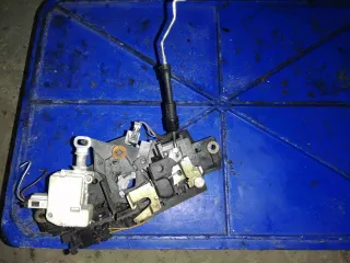 8d9827565h Замок багажника   Audi A6 C5 (S6,RS6) Арт ZA6C54, вид 1