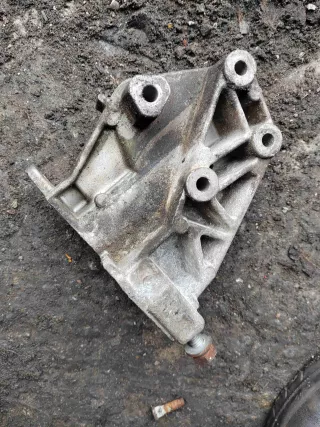 7700817177 Кронштейн двигателя   Renault Laguna 1 Арт LG1831, вид 2