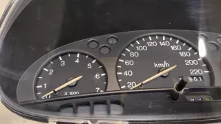 96FB10B885AA Щиток приборов (приборная панель) Ford Escort 6 Арт 8965142, вид 2