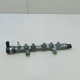 LR073706 Land Rover Рейка топливная (рампа) Land Rover Discovery 5 Арт E23447664, вид 1