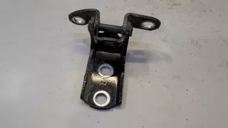 6877052031 Петля двери задней правой черная Toyota Prius 4 Арт 9185999, вид 1