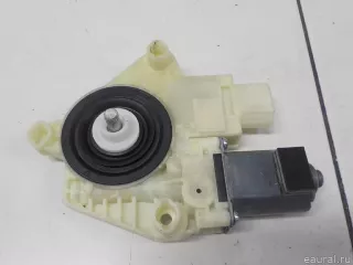 51337181701 BMW Моторчик стеклоподъемника BMW 7 G11/G12 Арт E50700676