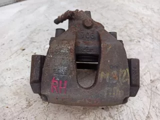 BPYK3361XB Суппорт передний правый Mazda 5 1 Арт 5432019
