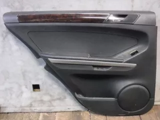 A1647301370 Обшивка двери задней левой Mercedes ML W164 Арт 250695, вид 1