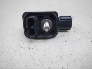 8983A33010 Toyota Датчик AirBag Lexus LS 5 Арт E95439967, вид 4