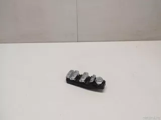 61319382503 BMW Блок управления стеклоподъемниками BMW 7 G11/G12 Арт E23164269