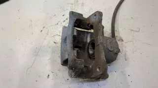 4775047060 Суппорт тормозной передний левый Toyota Prius 4 Арт 9209576, вид 2