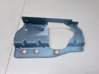 LR092011 Land Rover Кронштейн крепления крыла Land Rover Range Rover Velar Арт E51786418, вид 6