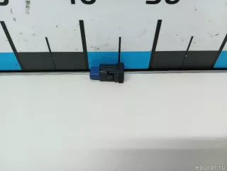 8484133041 Toyota Кнопка открывания лючка бензобака Toyota Rav 4 5 Арт E103018855