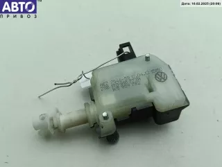 1T0810773A Активатор (привод) замка лючка бака Volkswagen Touran 2 Арт 54682568, вид 2