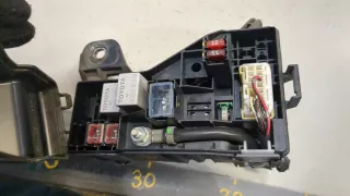 8274105040,8266305030,8266205120 Блок предохранителей Toyota Avensis 2 Арт 9274300, вид 3