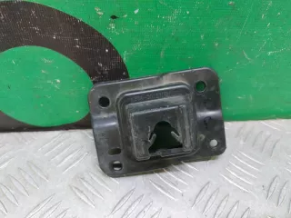 KB8A50151 Кронштейн решетки радиатора Mazda CX-5 2 Арт ARM329501, вид 1