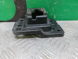 KB8A50151 Кронштейн решетки радиатора Mazda CX-5 2 Арт ARM329501, вид 4