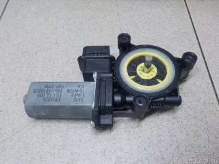 67627406634 BMW Моторчик стеклоподъемника BMW 3 F30/F31/GT F34 Арт E31084598, вид 1