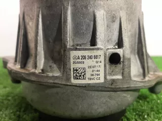 2052406617 Подушка крепления двигателя Mercedes C W205 Арт 00259212, вид 3