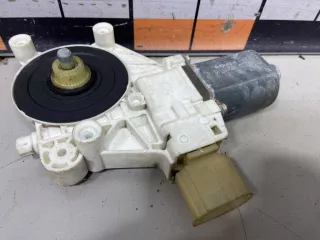 67627046031 Моторчик переднего левого стеклоподъемника BMW 2 F22/F23 Арт 6229886_6, вид 1