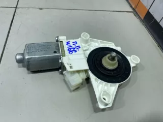 A1669060201 Моторчик переднего правого стеклоподъемника Mercedes ML/GLE W166 Арт 6248365_5, вид 1
