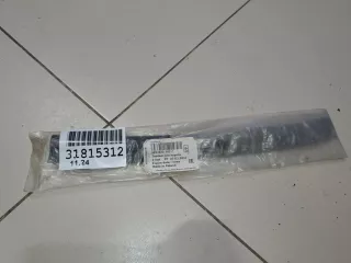 5E0823707C Уплотнитель капота Skoda Octavia A7 Арт ZAP341709, вид 1