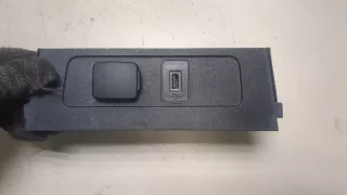 GJ54S045P64 Разъем AUX / USB Ford Escape 3 Арт 9452201, вид 1