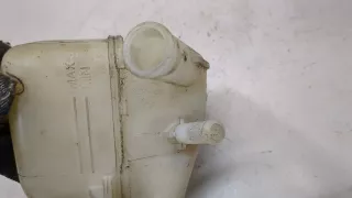 B01A32690B Бачок ГУР Mazda 323 BJ Арт 9458361, вид 2